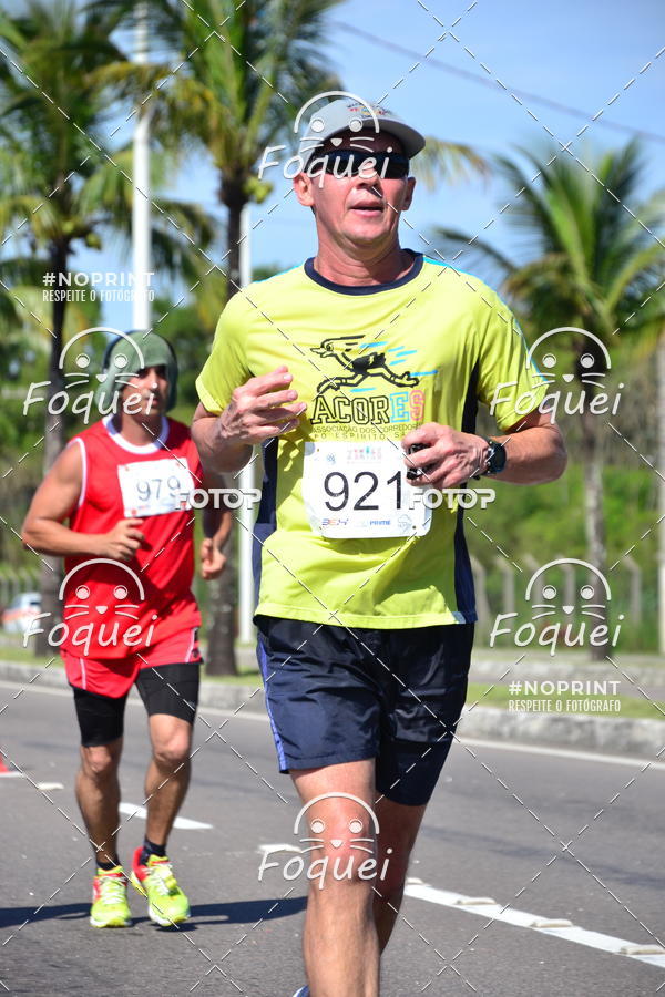 Buy your photos of the event21KES - Meia Maratona do Esprito Santo on Fotop
