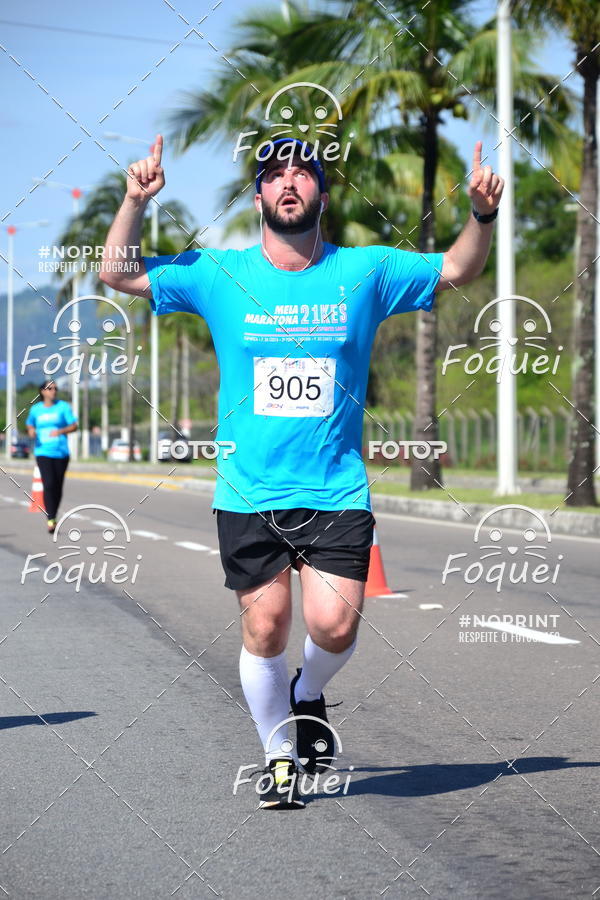 Buy your photos of the event21KES - Meia Maratona do Esprito Santo on Fotop