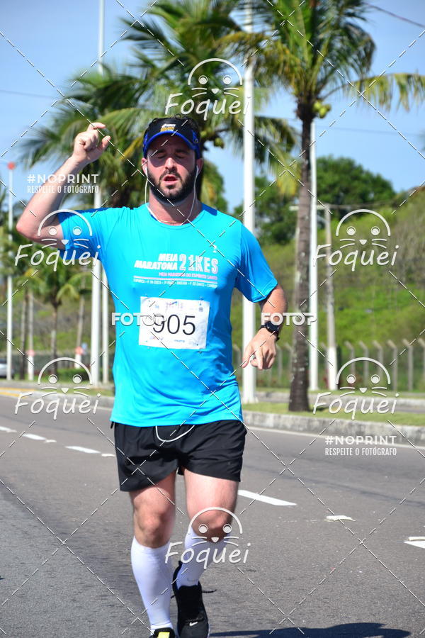 Buy your photos of the event21KES - Meia Maratona do Esprito Santo on Fotop