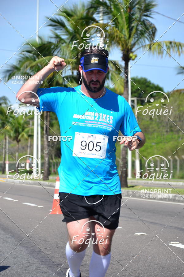 Buy your photos of the event21KES - Meia Maratona do Esprito Santo on Fotop