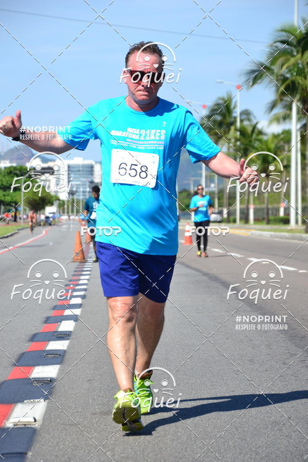 Buy your photos of the event21KES - Meia Maratona do Esprito Santo on Fotop