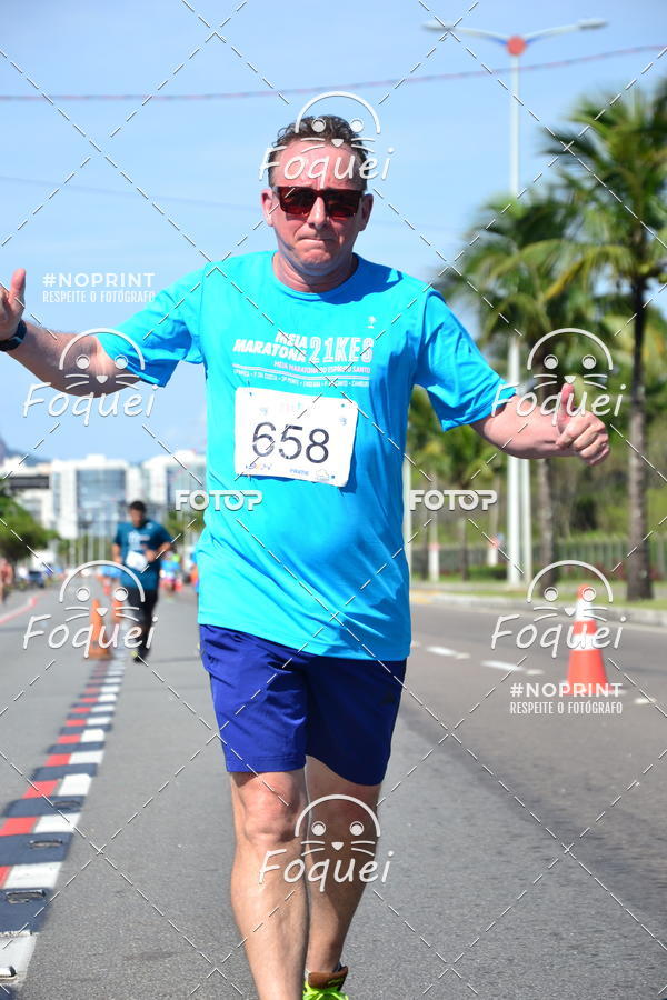 Buy your photos of the event21KES - Meia Maratona do Esprito Santo on Fotop