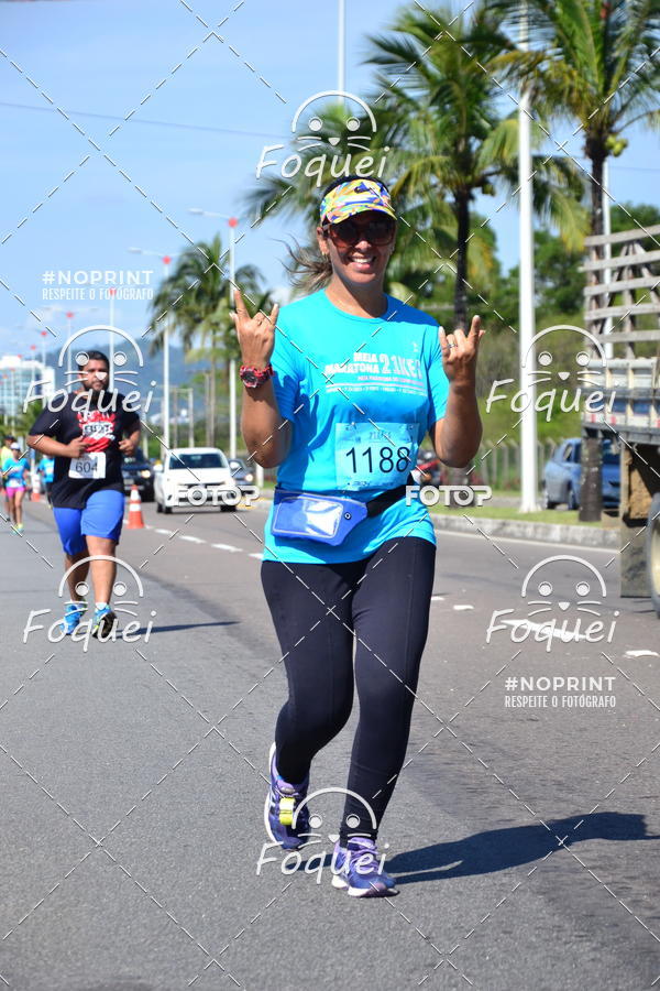 Buy your photos of the event21KES - Meia Maratona do Esprito Santo on Fotop