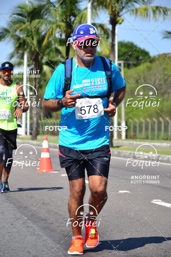 Buy your photos of the event21KES - Meia Maratona do Esprito Santo on Fotop