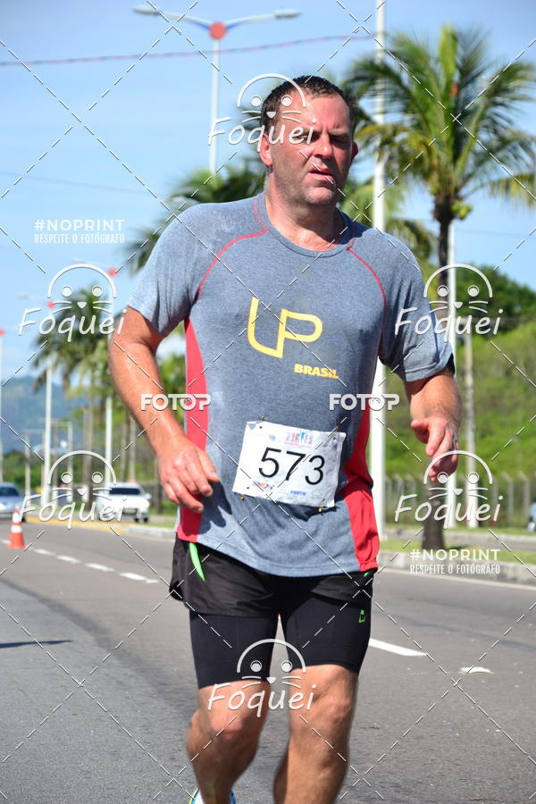 Buy your photos of the event21KES - Meia Maratona do Esprito Santo on Fotop