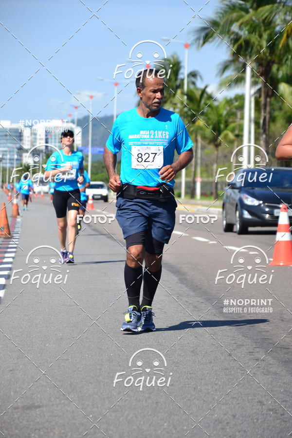 Buy your photos of the event21KES - Meia Maratona do Esprito Santo on Fotop