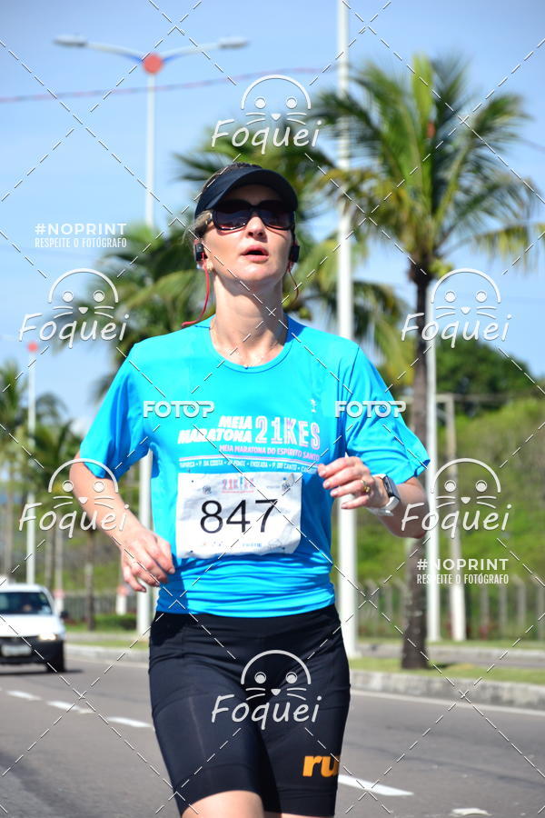 Buy your photos of the event21KES - Meia Maratona do Esprito Santo on Fotop