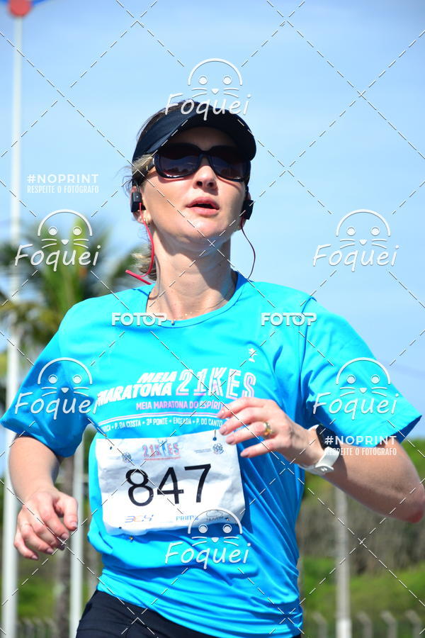 Buy your photos of the event21KES - Meia Maratona do Esprito Santo on Fotop