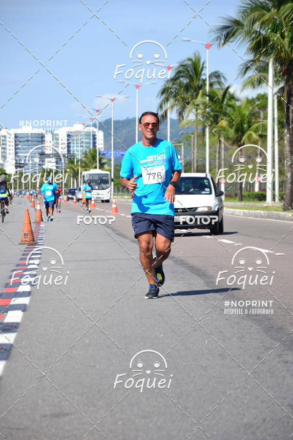 Buy your photos of the event21KES - Meia Maratona do Esprito Santo on Fotop