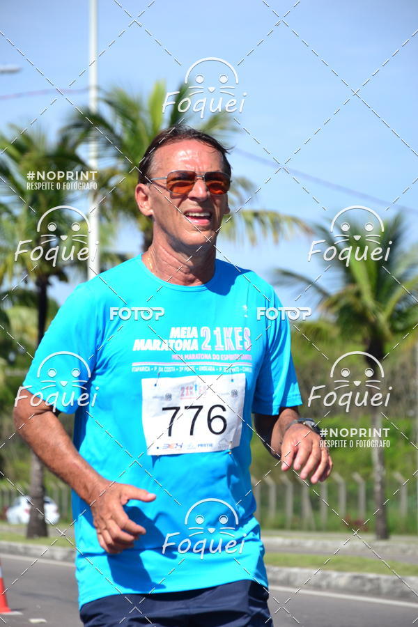 Buy your photos of the event21KES - Meia Maratona do Esprito Santo on Fotop