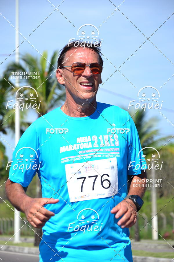 Buy your photos of the event21KES - Meia Maratona do Esprito Santo on Fotop