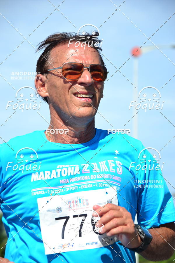 Buy your photos of the event21KES - Meia Maratona do Esprito Santo on Fotop