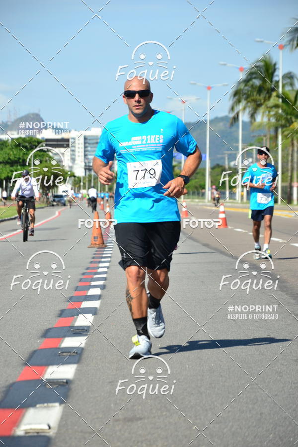 Buy your photos of the event21KES - Meia Maratona do Esprito Santo on Fotop