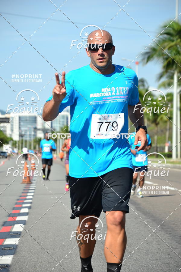 Buy your photos of the event21KES - Meia Maratona do Esprito Santo on Fotop