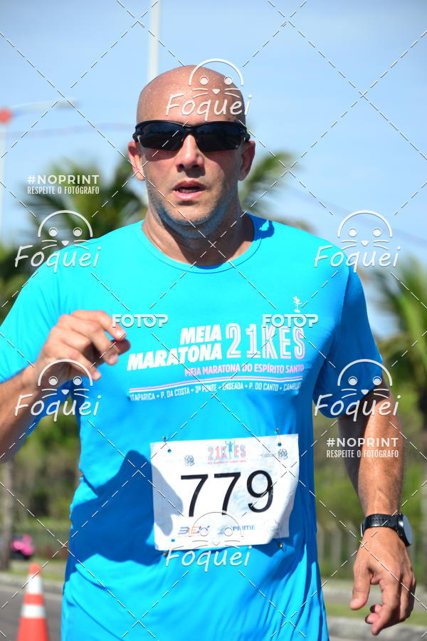 Buy your photos of the event21KES - Meia Maratona do Esprito Santo on Fotop