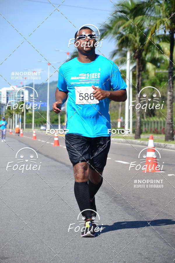 Buy your photos of the event21KES - Meia Maratona do Esprito Santo on Fotop
