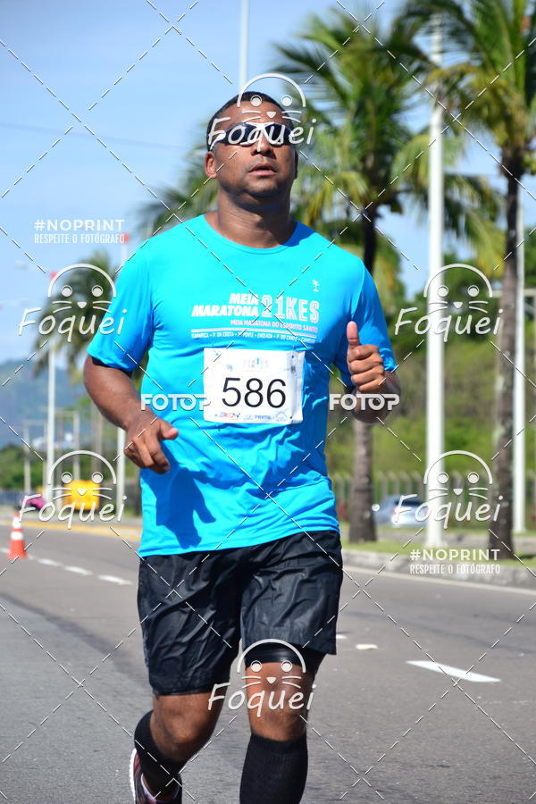 Buy your photos of the event21KES - Meia Maratona do Esprito Santo on Fotop
