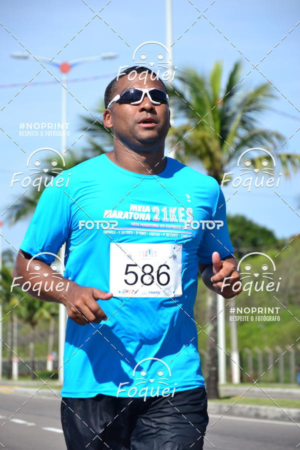 Buy your photos of the event21KES - Meia Maratona do Esprito Santo on Fotop