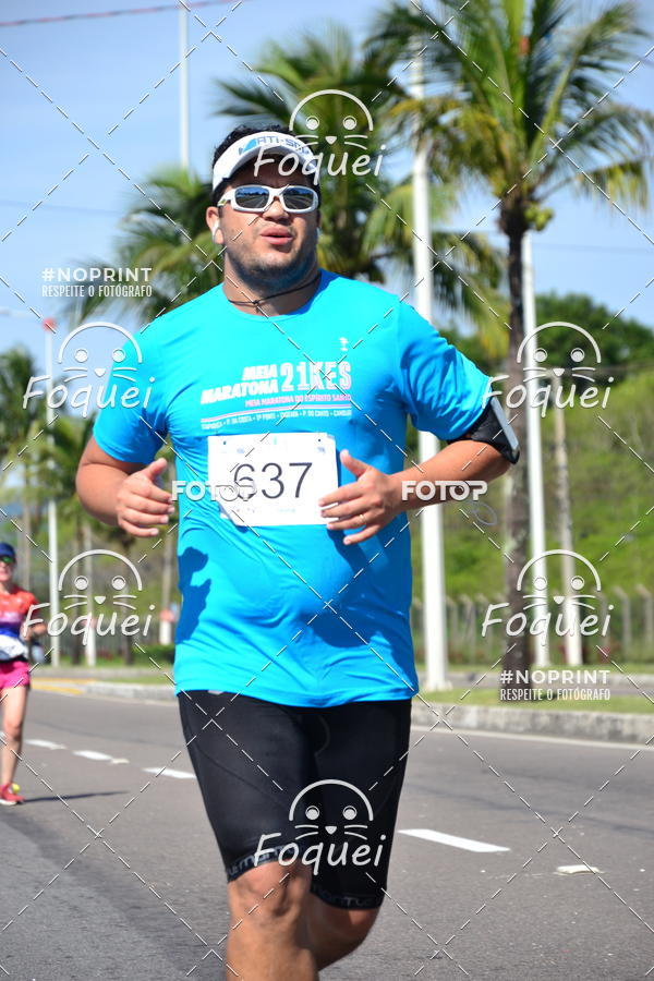 Buy your photos of the event21KES - Meia Maratona do Esprito Santo on Fotop