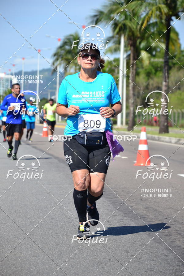 Buy your photos of the event21KES - Meia Maratona do Esprito Santo on Fotop