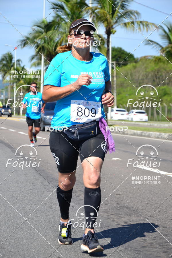 Buy your photos of the event21KES - Meia Maratona do Esprito Santo on Fotop
