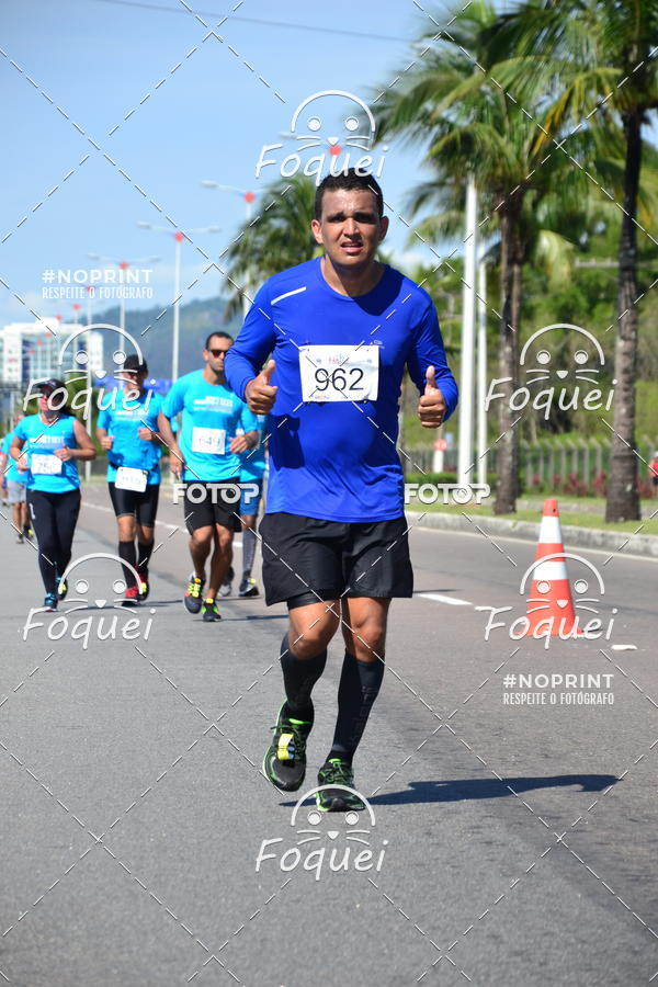 Buy your photos of the event21KES - Meia Maratona do Esprito Santo on Fotop