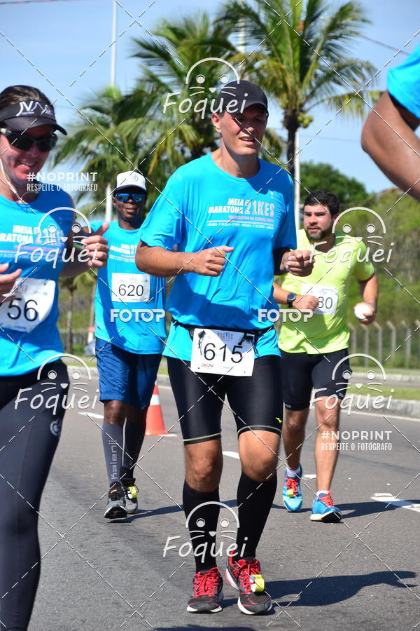 Buy your photos of the event21KES - Meia Maratona do Esprito Santo on Fotop