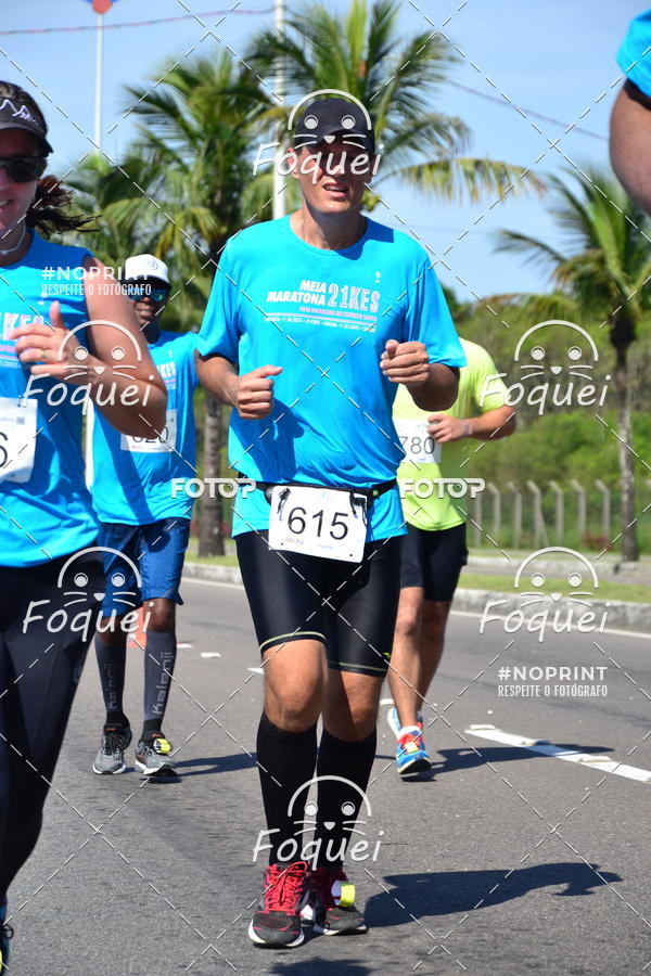 Buy your photos of the event21KES - Meia Maratona do Esprito Santo on Fotop