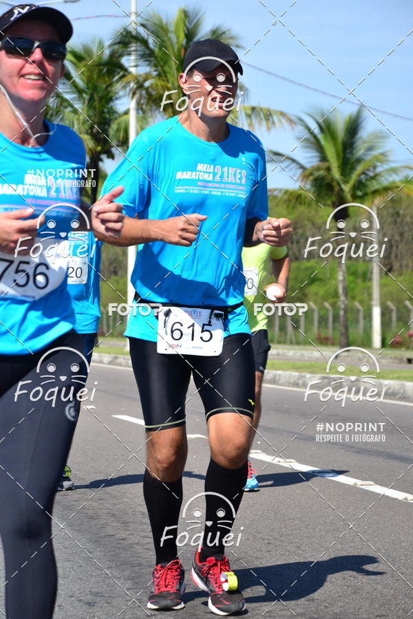 Buy your photos of the event21KES - Meia Maratona do Esprito Santo on Fotop