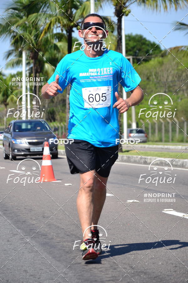 Buy your photos of the event21KES - Meia Maratona do Esprito Santo on Fotop