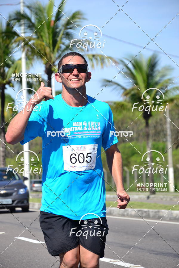 Buy your photos of the event21KES - Meia Maratona do Esprito Santo on Fotop