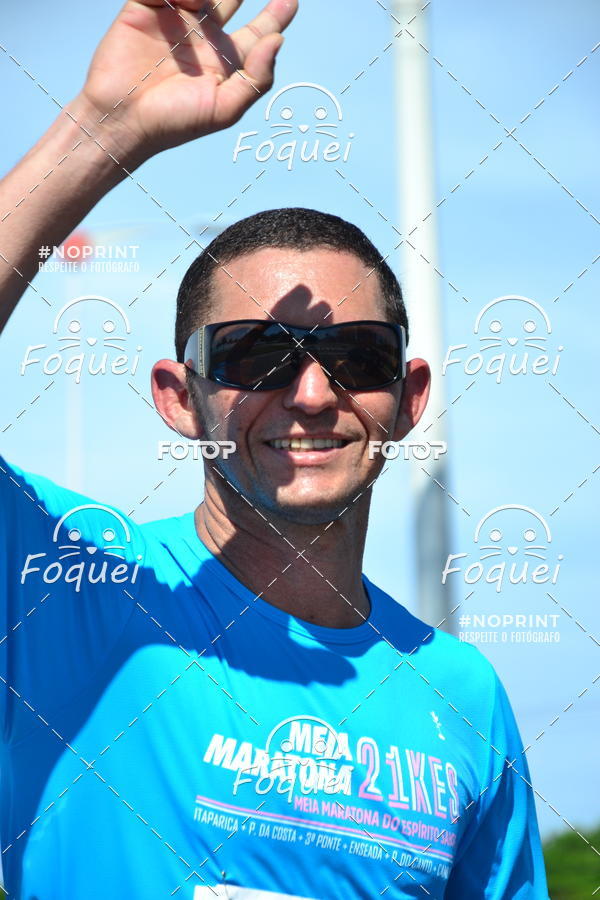 Buy your photos of the event21KES - Meia Maratona do Esprito Santo on Fotop
