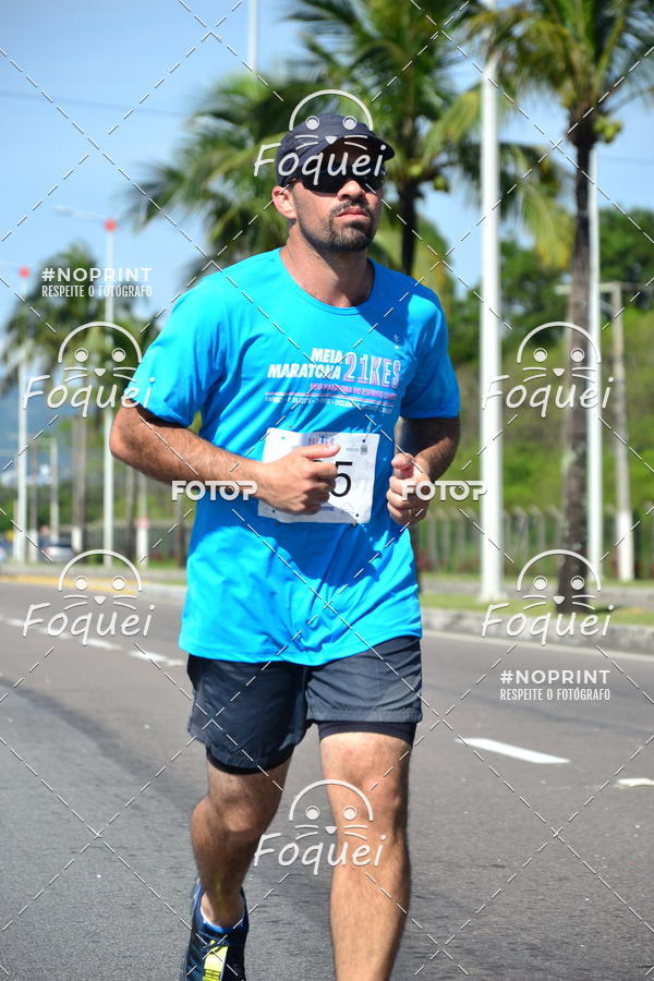 Buy your photos of the event21KES - Meia Maratona do Esprito Santo on Fotop
