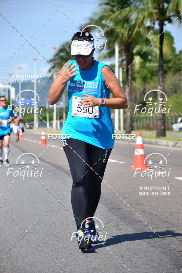 Buy your photos of the event21KES - Meia Maratona do Esprito Santo on Fotop
