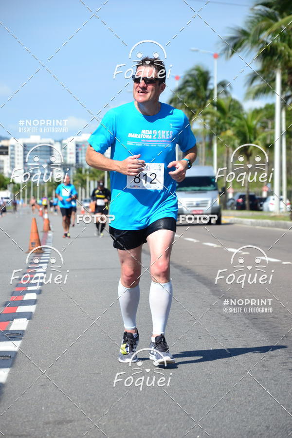 Buy your photos of the event21KES - Meia Maratona do Esprito Santo on Fotop