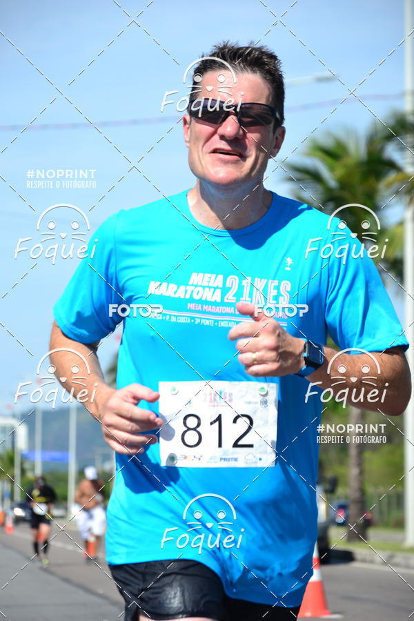 Buy your photos of the event21KES - Meia Maratona do Esprito Santo on Fotop