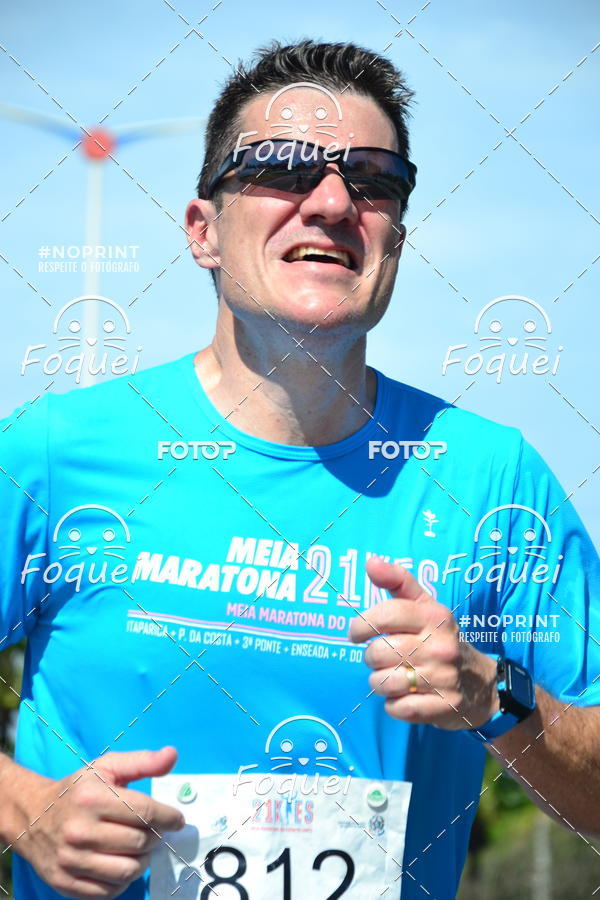 Buy your photos of the event21KES - Meia Maratona do Esprito Santo on Fotop