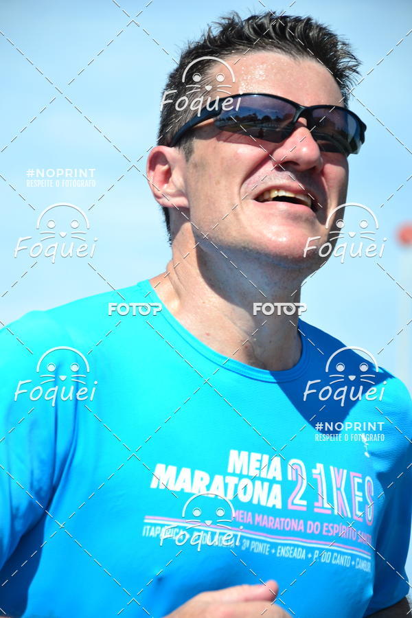 Buy your photos of the event21KES - Meia Maratona do Esprito Santo on Fotop