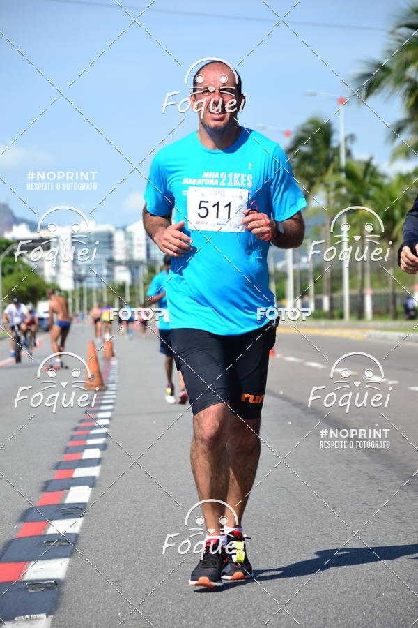 Buy your photos of the event21KES - Meia Maratona do Esprito Santo on Fotop