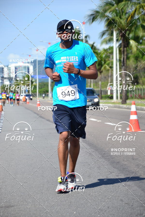 Buy your photos of the event21KES - Meia Maratona do Esprito Santo on Fotop