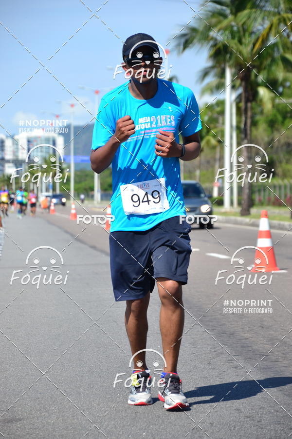 Buy your photos of the event21KES - Meia Maratona do Esprito Santo on Fotop