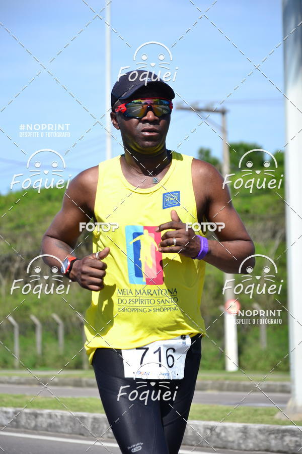 Buy your photos of the event21KES - Meia Maratona do Esprito Santo on Fotop
