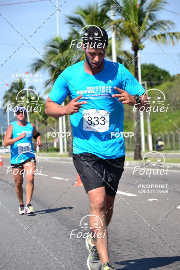 Buy your photos of the event21KES - Meia Maratona do Esprito Santo on Fotop