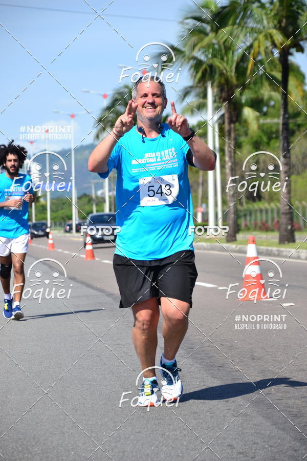 Buy your photos of the event21KES - Meia Maratona do Esprito Santo on Fotop