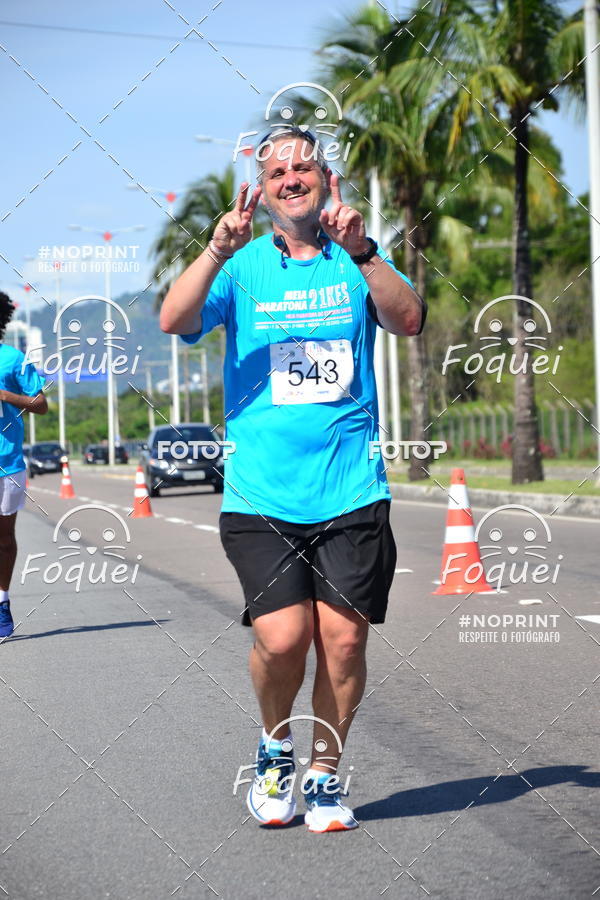 Buy your photos of the event21KES - Meia Maratona do Esprito Santo on Fotop