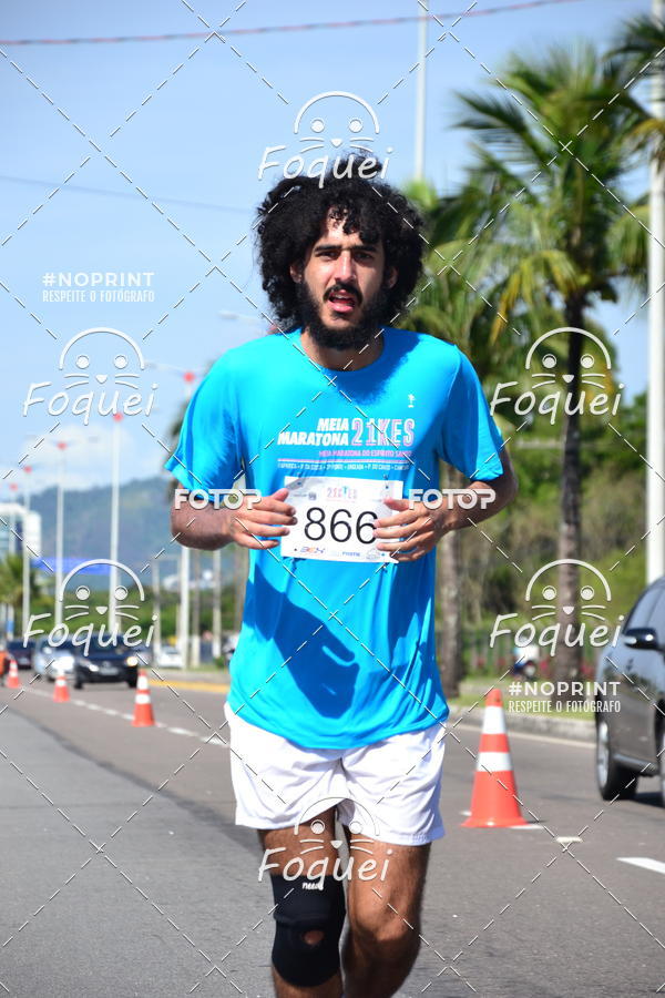 Buy your photos of the event21KES - Meia Maratona do Esprito Santo on Fotop