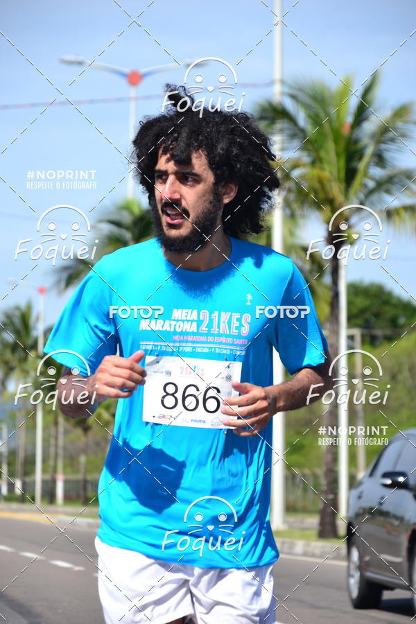 Buy your photos of the event21KES - Meia Maratona do Esprito Santo on Fotop