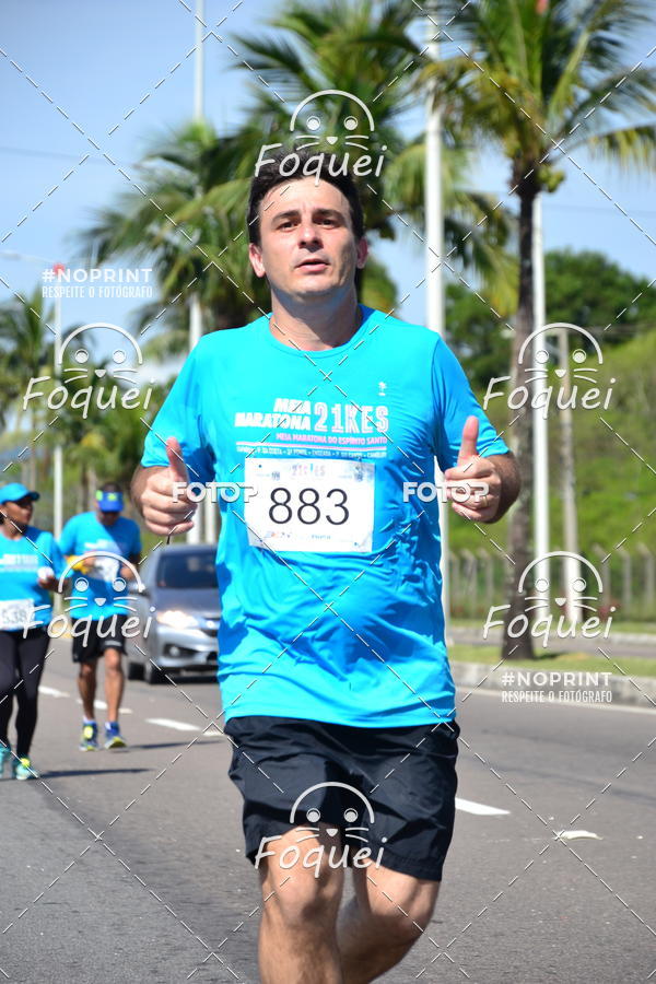 Buy your photos of the event21KES - Meia Maratona do Esprito Santo on Fotop