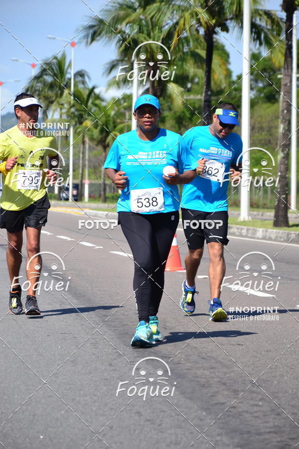 Buy your photos of the event21KES - Meia Maratona do Esprito Santo on Fotop