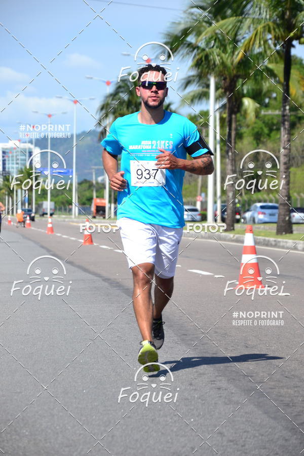 Buy your photos of the event21KES - Meia Maratona do Esprito Santo on Fotop
